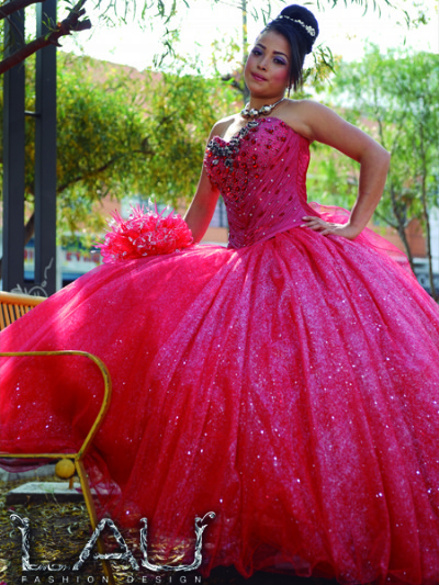 Laura Fashion Design